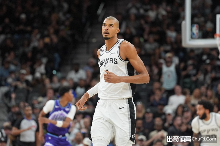 辛纳澳网,横扫德米纳,成功卫冕晋,球速体育平台,球速体育官方网站,球速体育登录入口,球速体育app下载